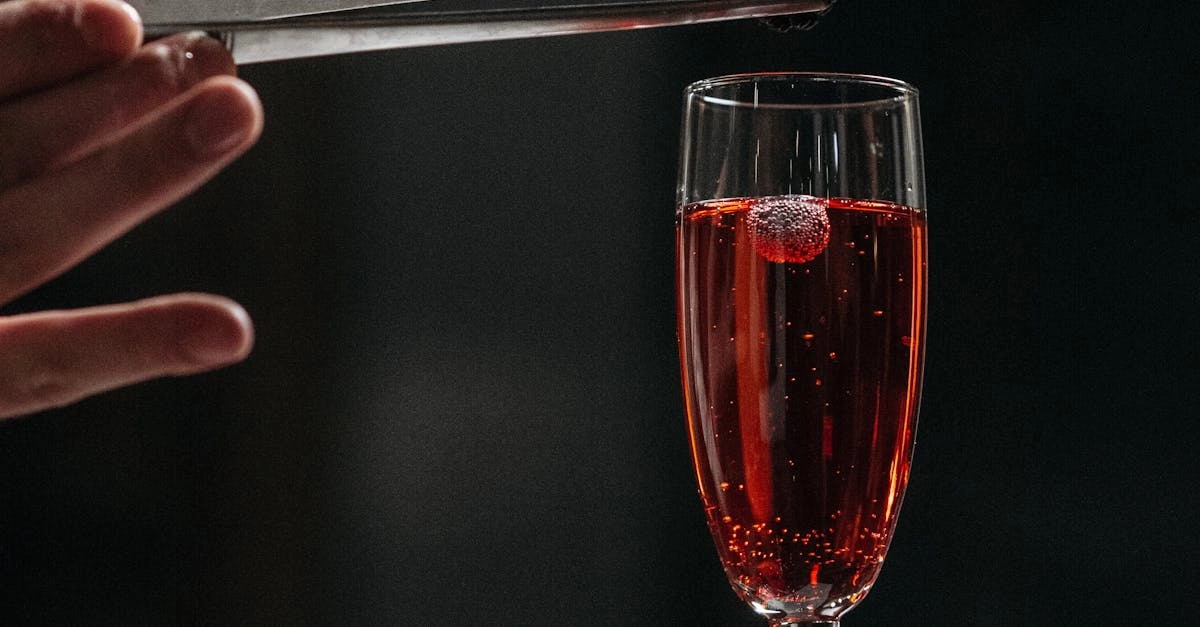 Игры RamenBet Casino на экране с картами и фишками